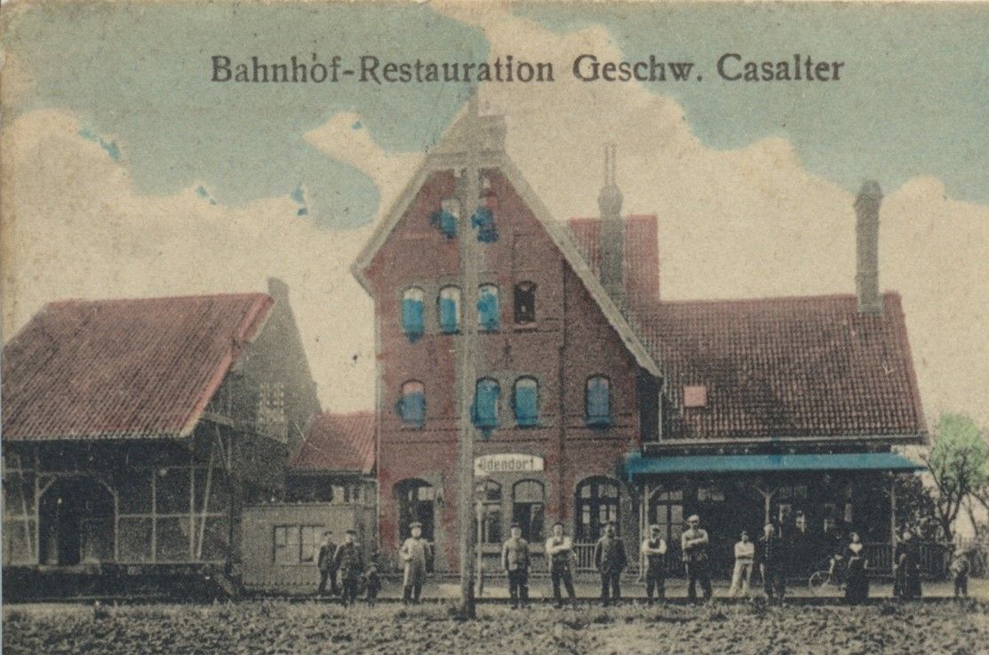 Odendorfer Bahnhofsgebäude mit Gaststätte auf einer Postkarte um 1919 (Quelle: Sammlung Matanovic, Archiv der Gemeinde Swisttal)