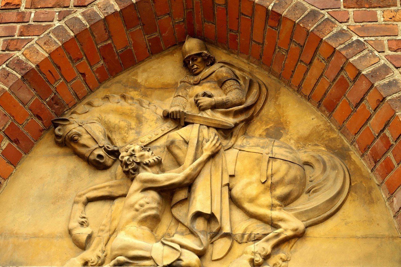 Sankt Martin, mittelalterliches Relief Portal (Fotograf: Henryk Nistrój, Quelle: Pixabay, freie Nutzung)