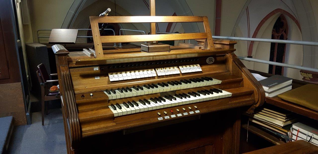 Spieltisch der Odendorfer Orgel in der Pfarrkirche St. Petrus und Paulus (Foto: Nicole Prinz)