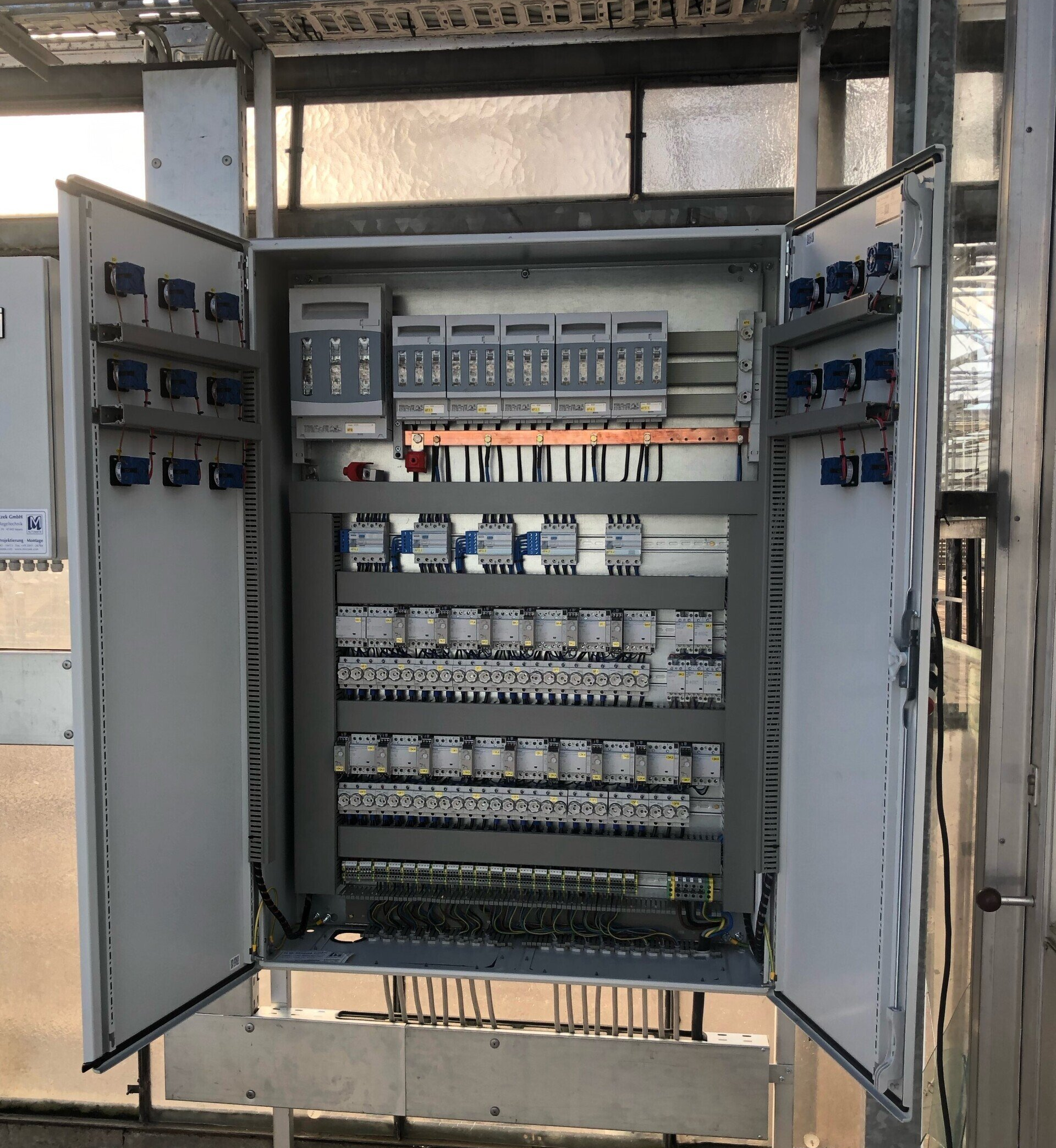 H.W. Mrotzek GmbH - Schaltschrankbau individuell auf die Anforderungen angefertigt