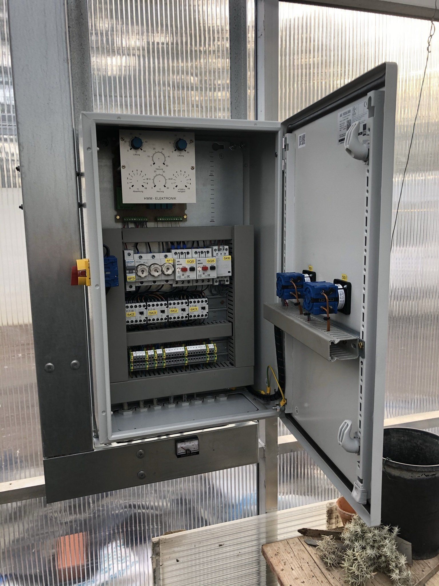 H.W. Mrotzek GmbH - Schaltschrankbau individuell auf die Anforderungen angefertigt