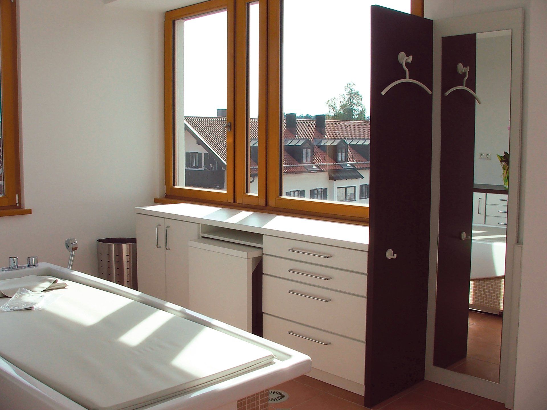 Tierarztpraxis für Veterinäre von ip20 Praxiseinrichtung nach Maß.