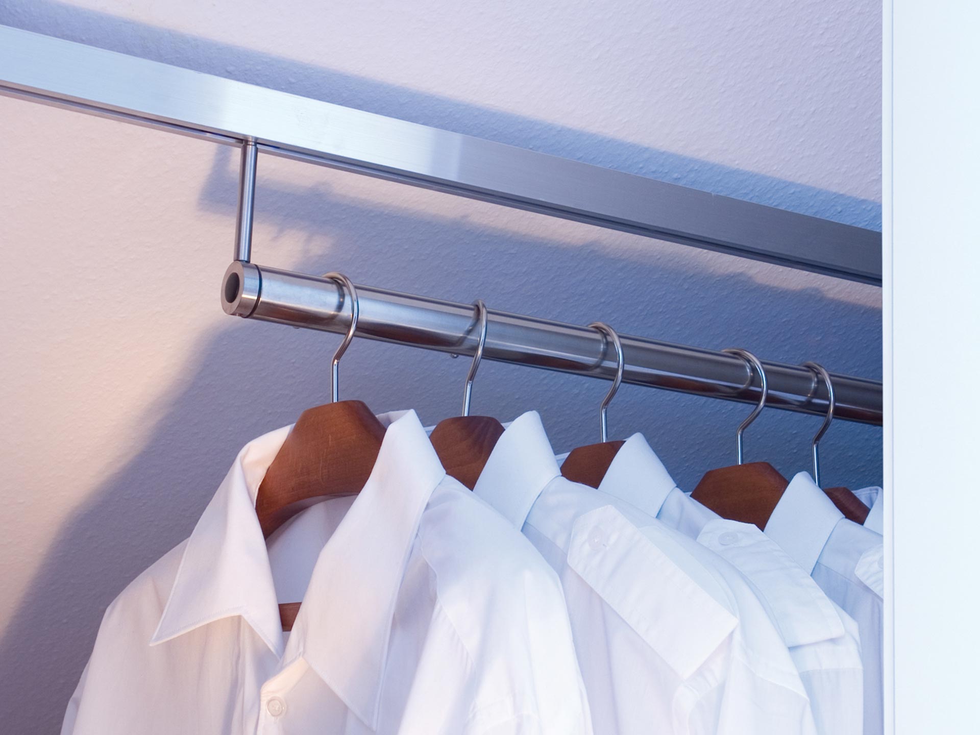 Der Dressglider von ip20 – die verschiebbare Kleiderstange