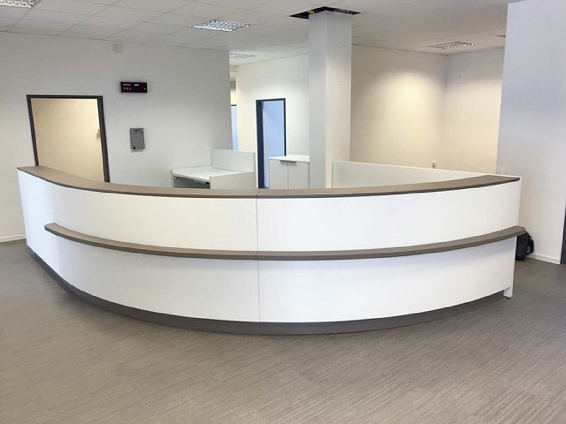 Tresen, Theke, Empfang von ip20 Büroeinrichtung