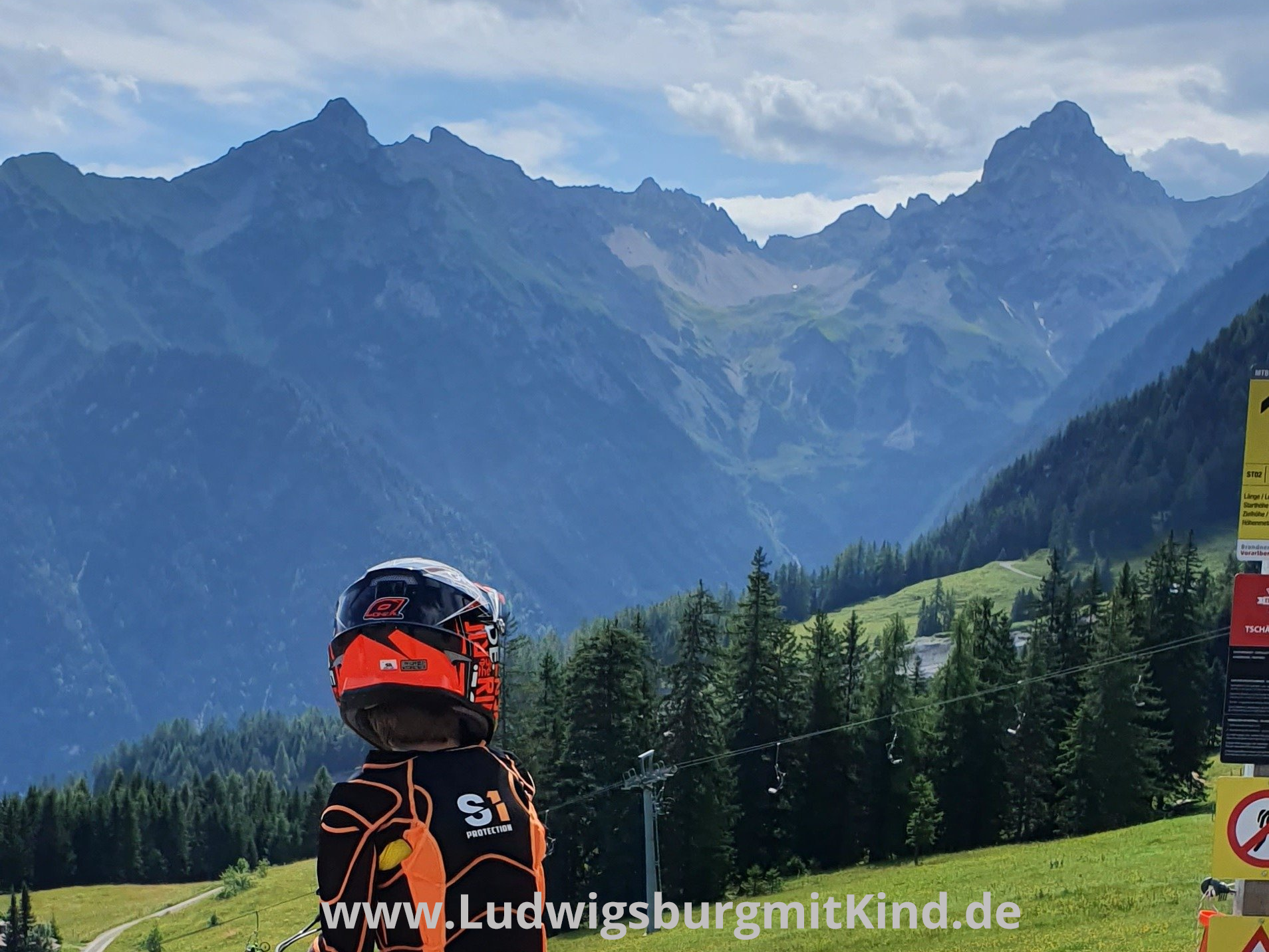 Ein Kind im Bikepark Österreich