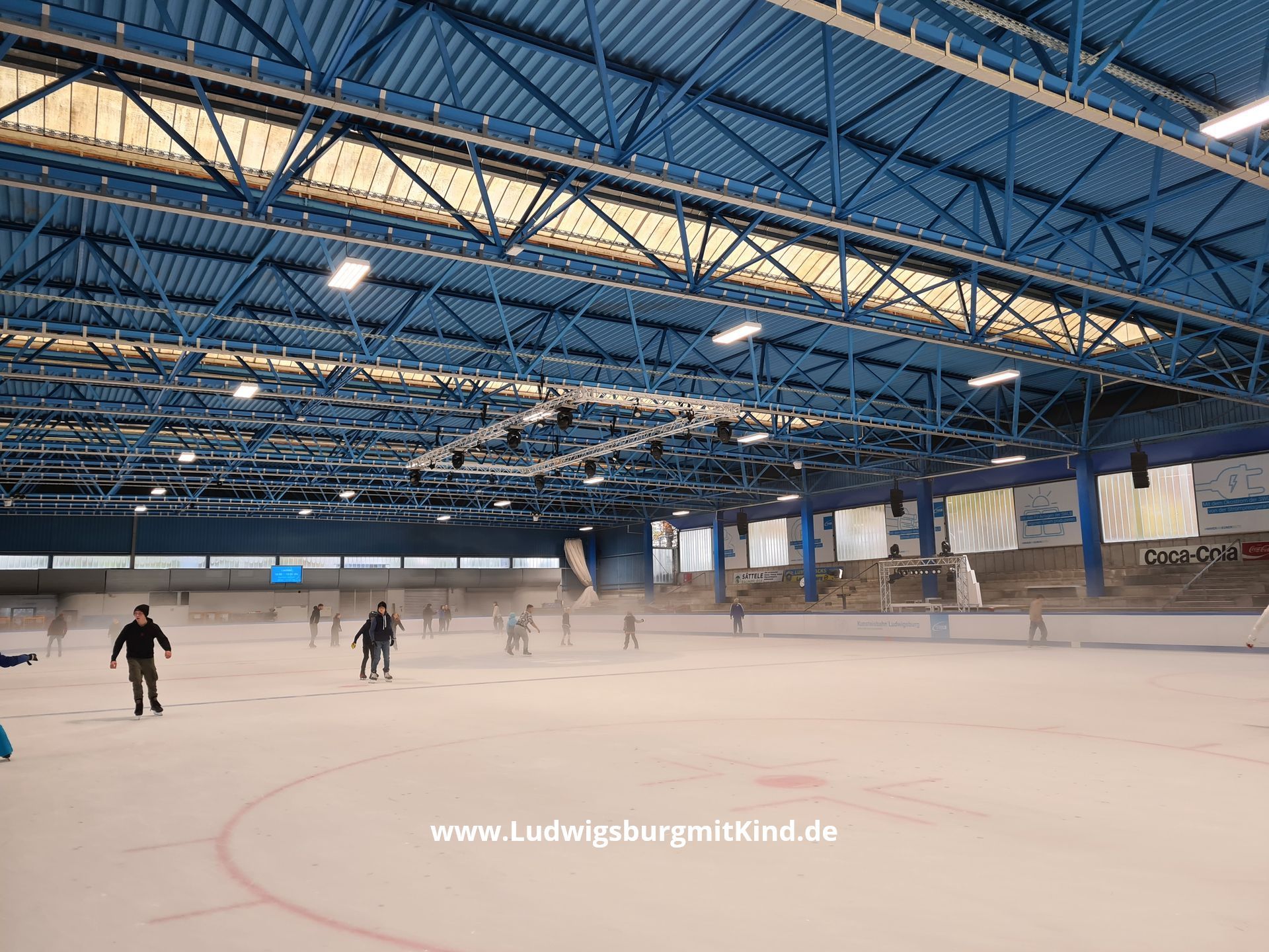 Familienausflugsziel Eislaufhalle Ludwigsburg