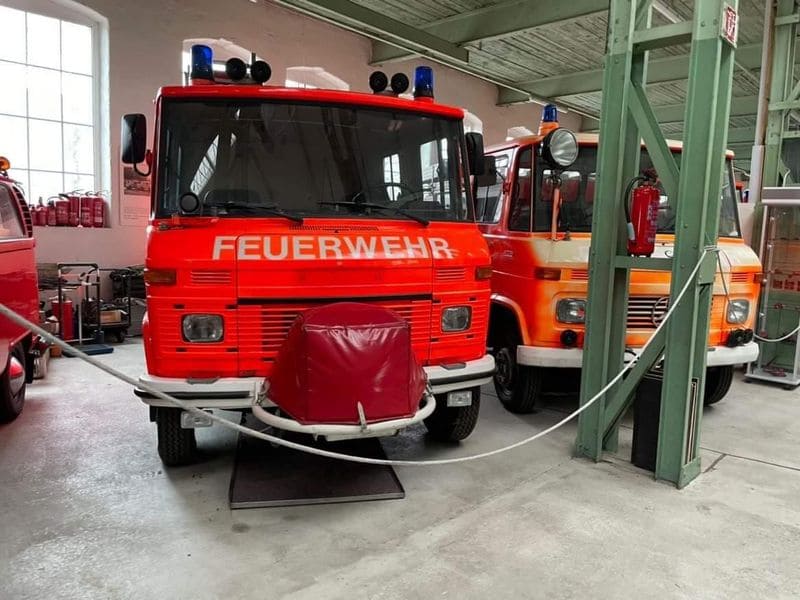 Ein historischer Löschzug im Feuerwehrmuseum in Stuttgart