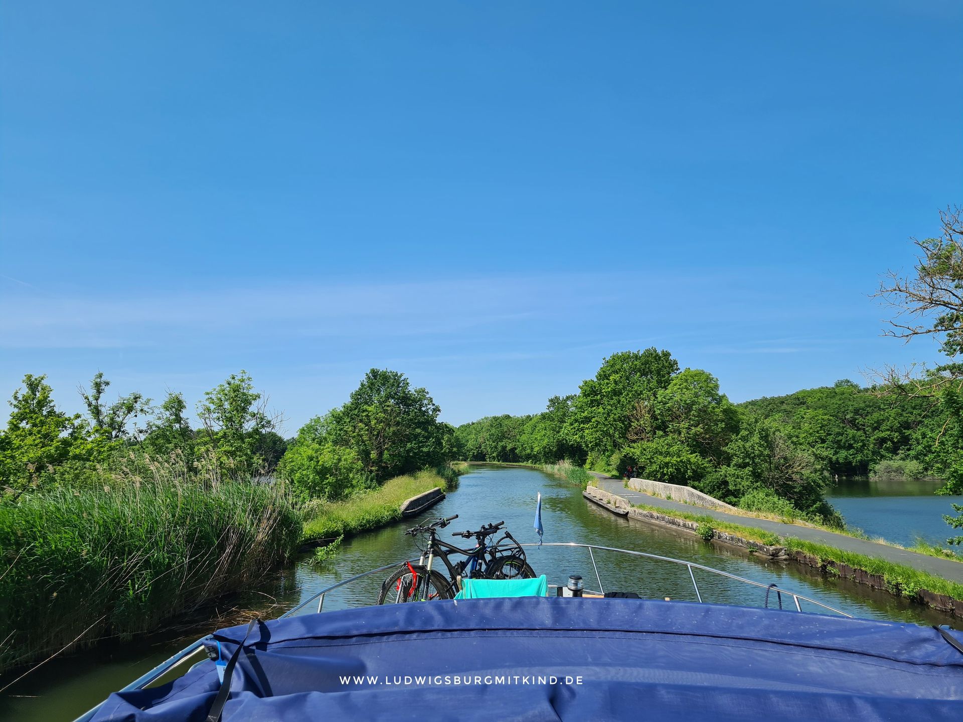 Urlaub mit Kindern auf dem Hausboot in Frankreich