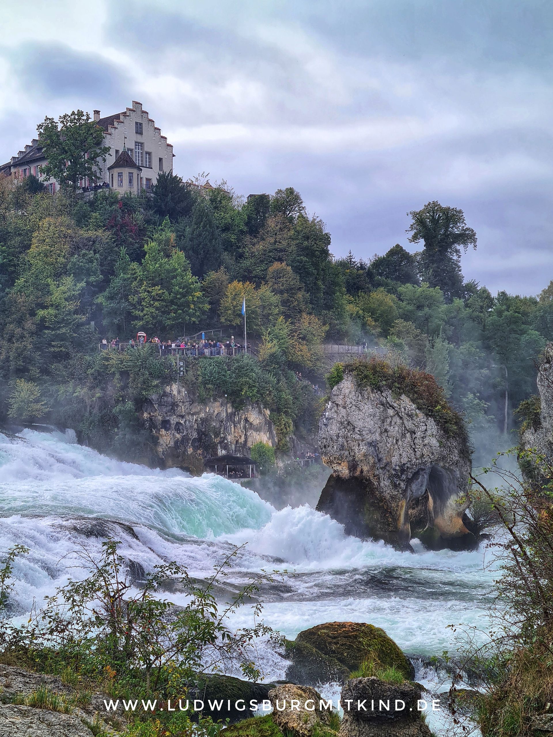 Rheinfall Wasserfall Schaffhausen Familienausflugsziel