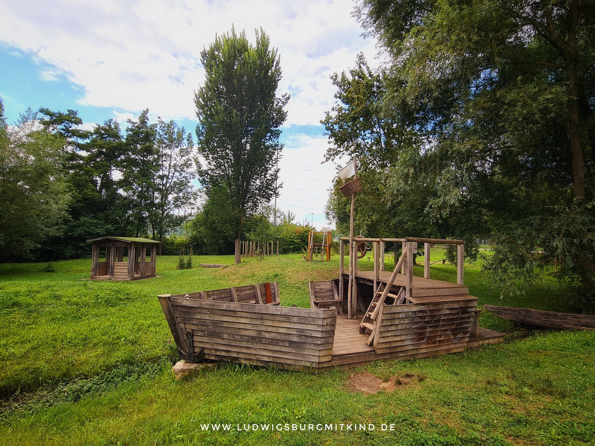 Spieplatz mit Pumptrack, Freizeitgelände für Familien, Stadt am Bach, Großbottwar