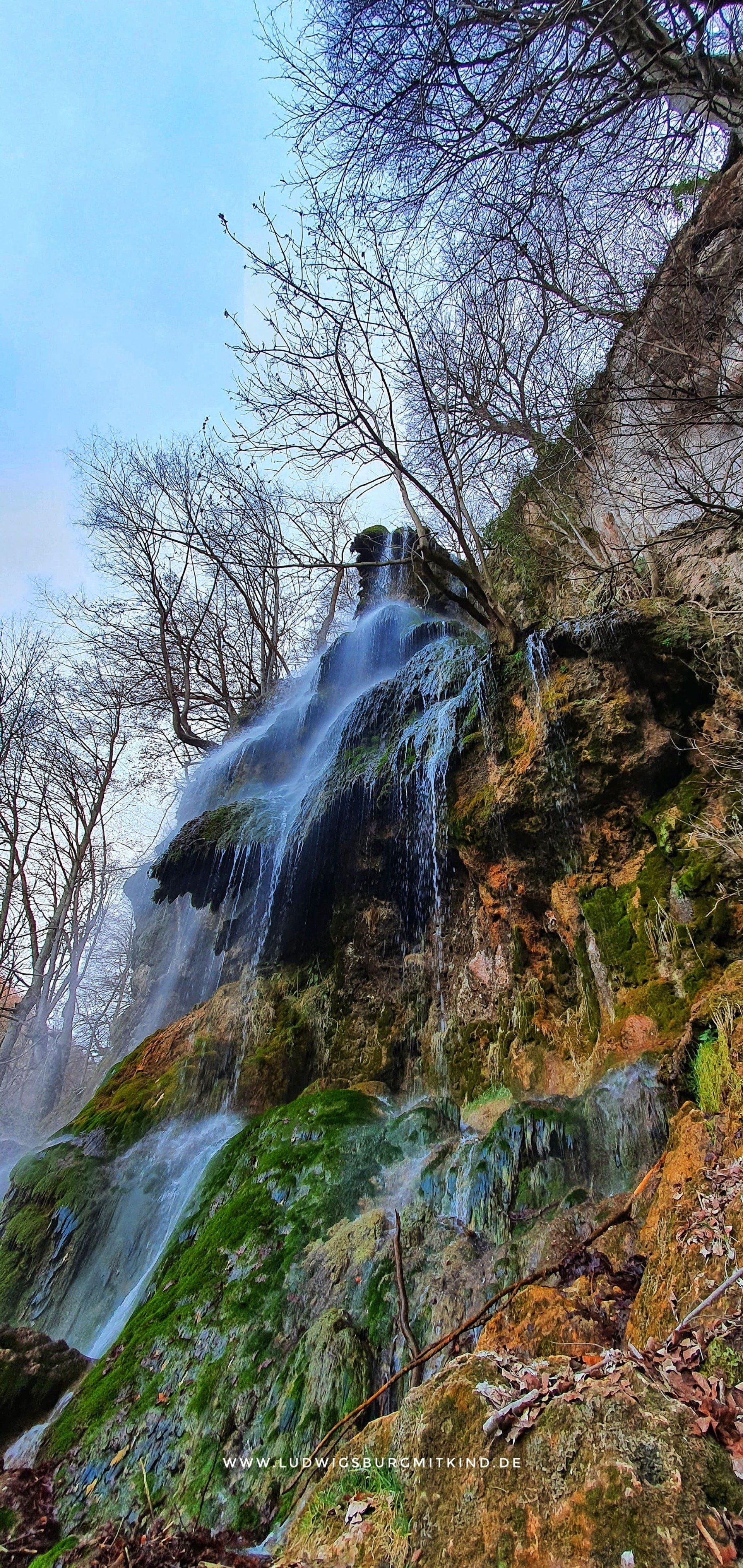 Familienausflug zum Wasserfall Bad Urach auf der Schwäbischen Alb mit Kindern Familienausflug zum Wasserfall Bad Urach auf der Schwäbischen Alb mit Kindern
