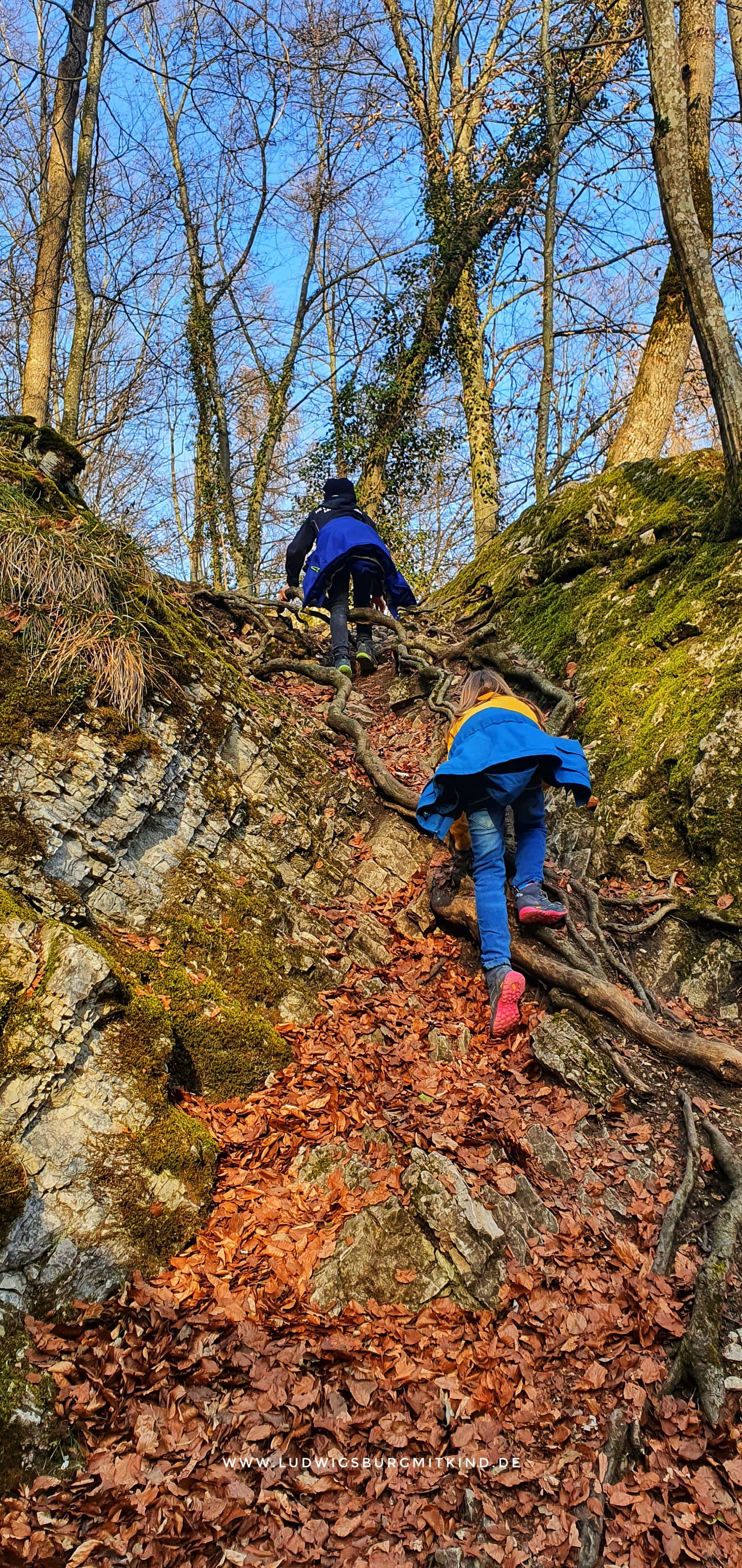 Burgruine Hohenurach Schwäbische Alb Wandern mit Kindern