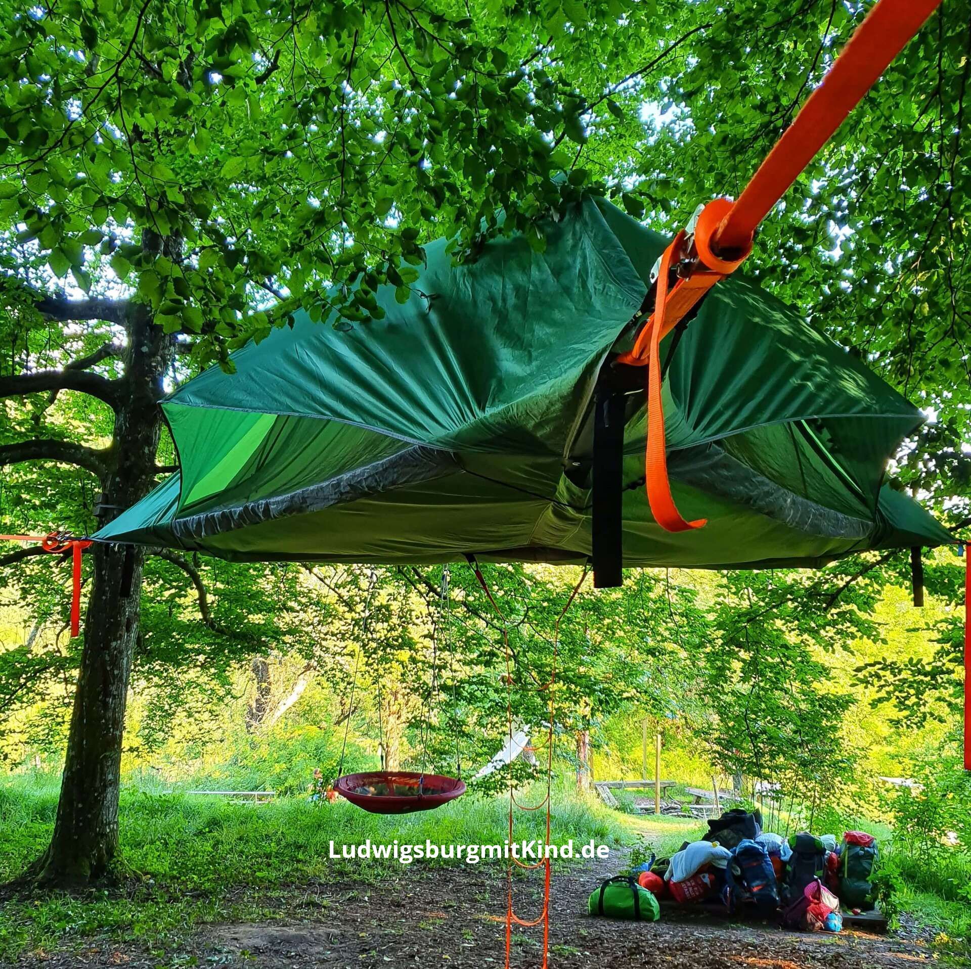 Baumzelte mit Kindern im Remstal