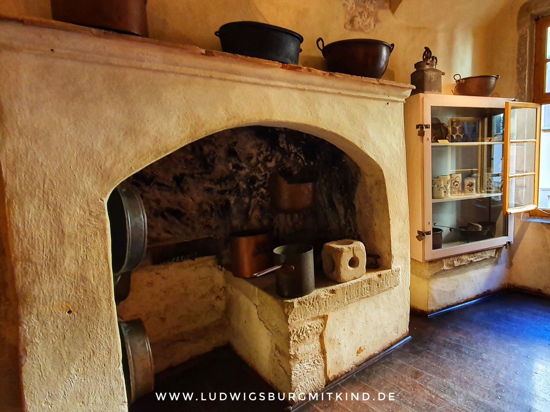 Die Küche im historischen Museum der Burg Guttenberg