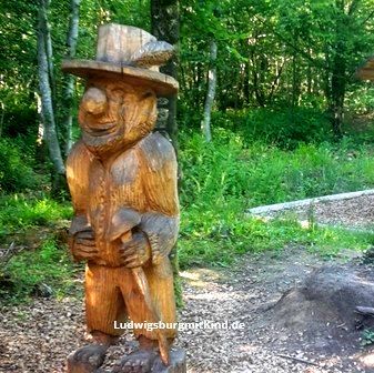 Hardy die Figur des Walderlebnispfades in Steinheim an der Murr