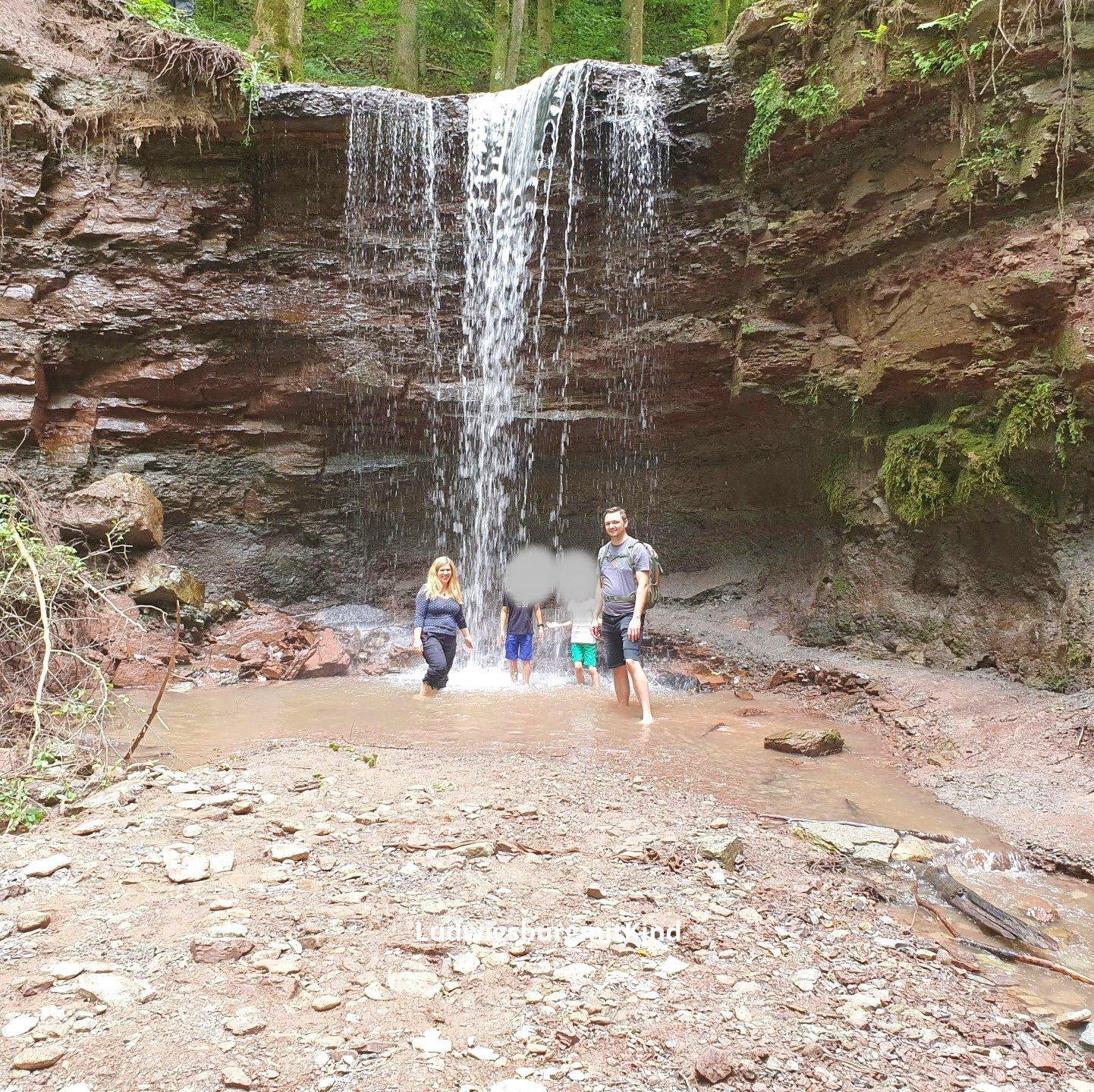 Hörschbachwasserfall, Wandern mit Kindern auf den Feenspuren in Murrhardt Hörschbachwasserfall, Wandern mit Kindern auf den Feenspuren in Murrhardt