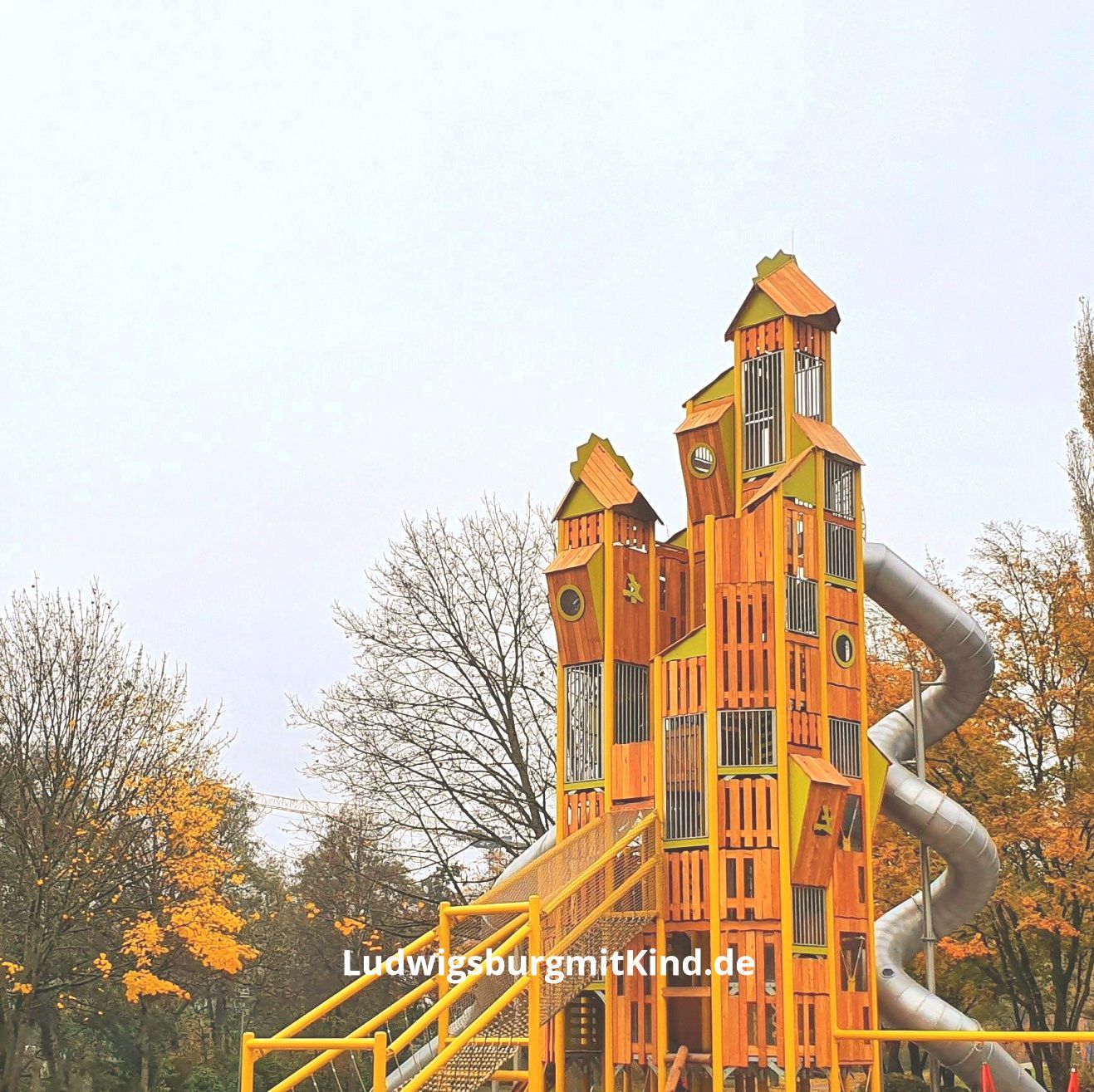 Kletterturm auf einem Spielplatz in Bietigheim-Bissingen