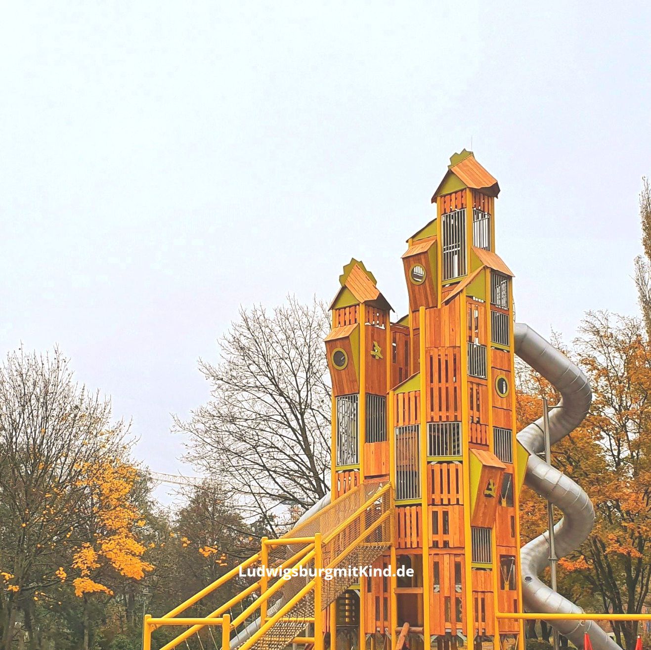 Kletterturm auf einem Spielplatz in Bietigheim-Bissingen