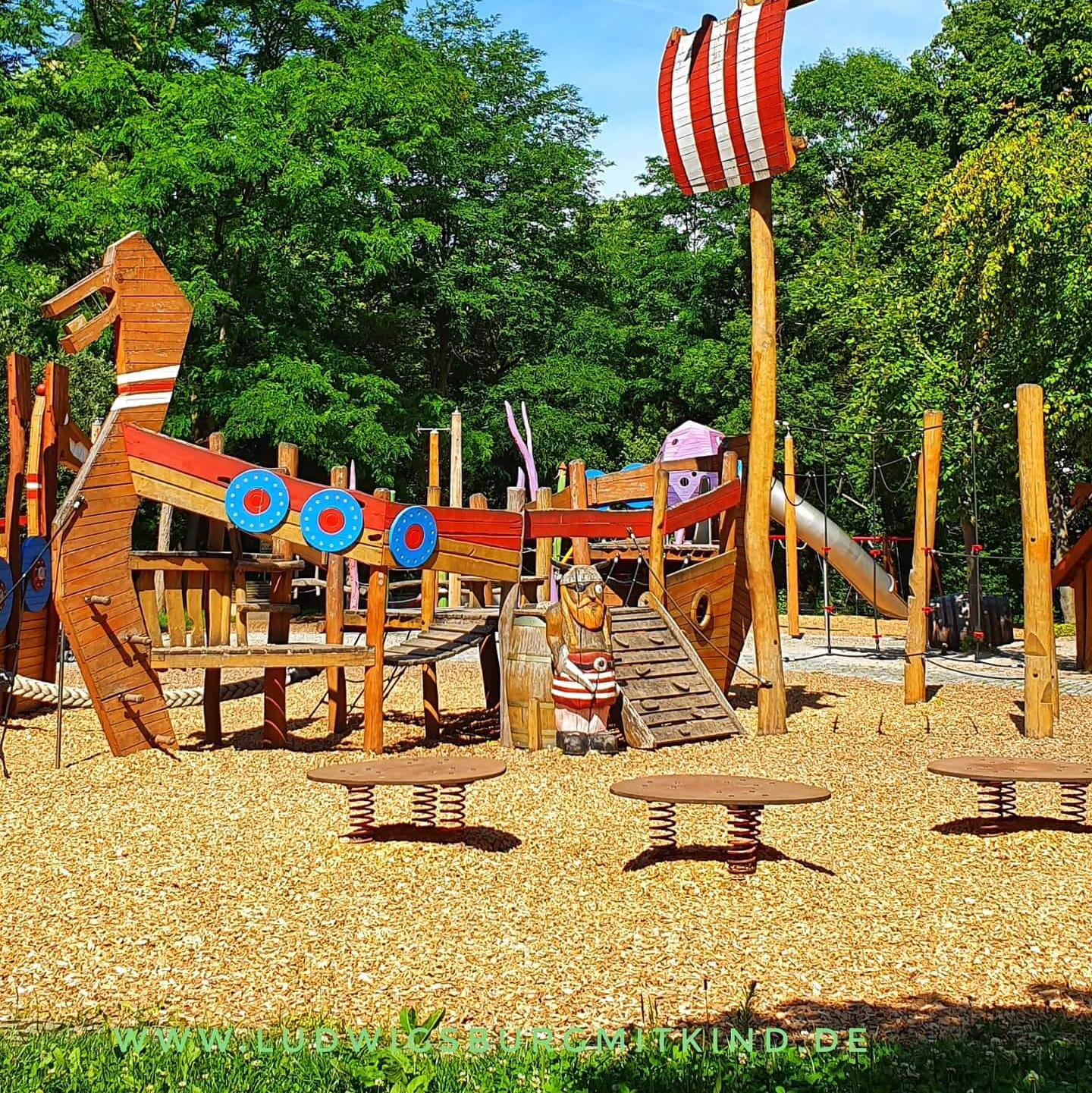 Spielplatz Wikinger Wikingerspielplatz Talaue Waiblingen Remstal Rems-Murr-Kreis Spielplatz Wikinger Wikingerspielplatz Talaue Waiblingen Remstal Rems-Murr-Kreis