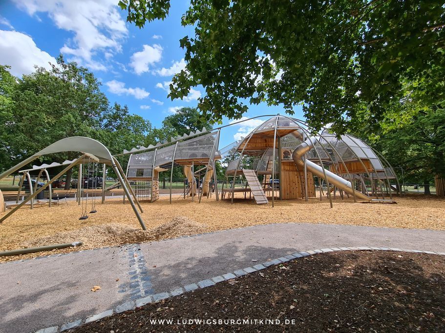 Dinospielplatz im Rosensteinpark Stuttgart
