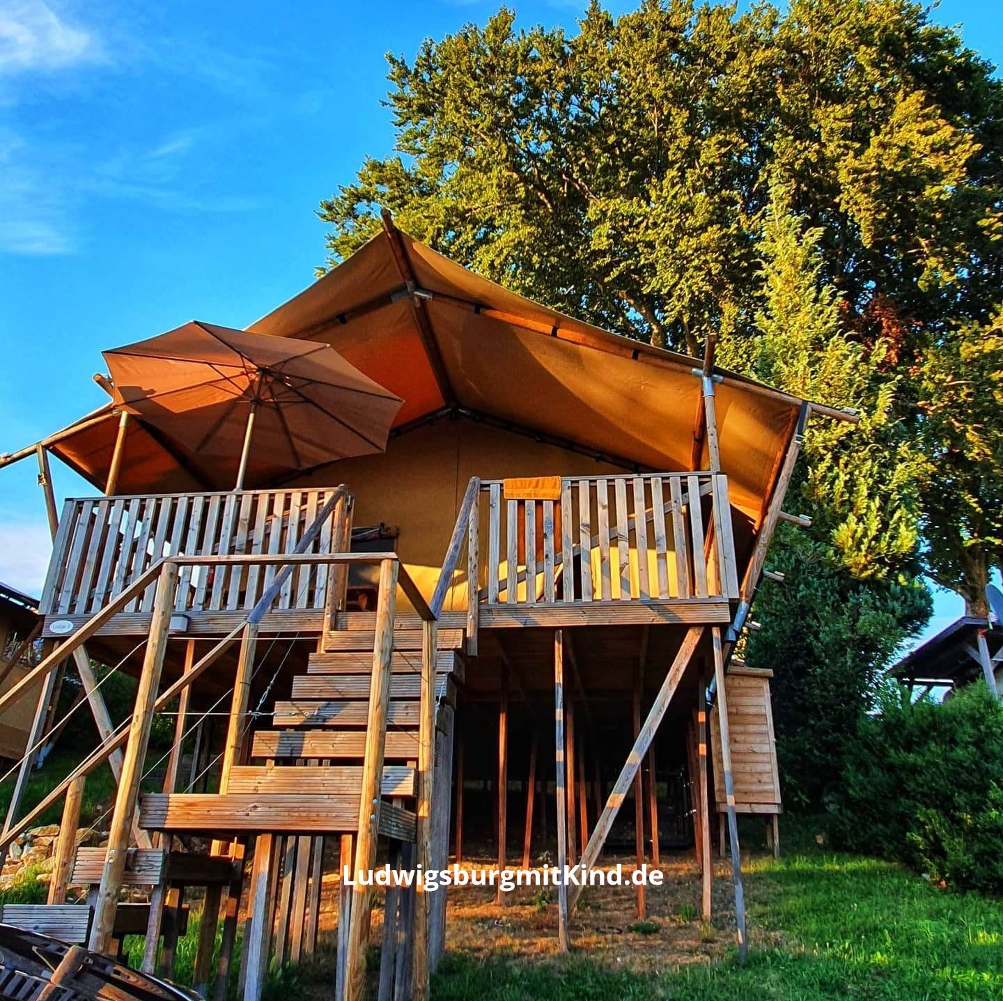 Safarizelte für einen Urlaub mit Kindern auf dem Campingplatz Westerheim auf der Schwäbische Alb.