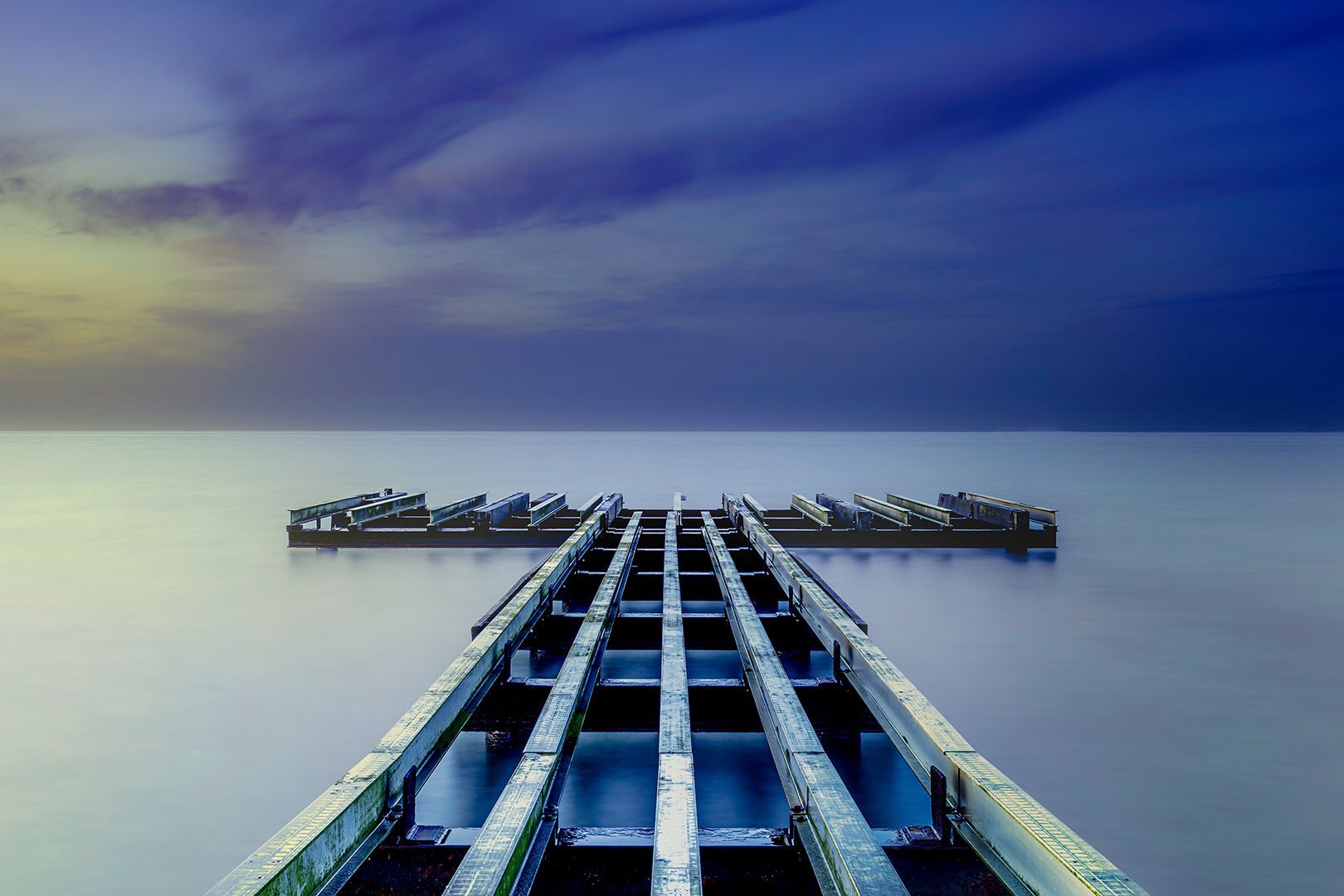Pier at Stein during winter, Fotografie der Seebrücke bei Stein im Winter von Thomas Hartstang, Fotoclub Schleswig