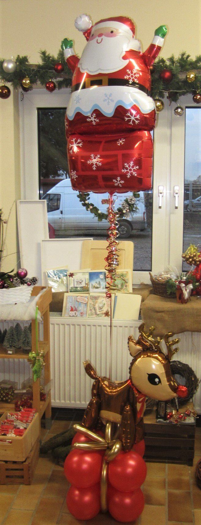 Folienballon Nikolaos, Weihnachtsmann, Folienballon Rentier, Ballons Rheindürkheim, Ballongeschäft Worms, Weihnachtliche Ballons