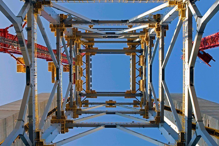 CAD Konstruktion Konstruktion von Stromlaufplänen in EPLAN, AUCOPLAN, WS-CAD Konstruktion mit AutoCAD Erstellung von Single-Line Diagrammen Erstellung von Anlagendokumentationen Erstellung von Schemata Kabelrouting mit AutoCAD / ElcoCAD Erstellung von 3D Zeichnungen in Inventor