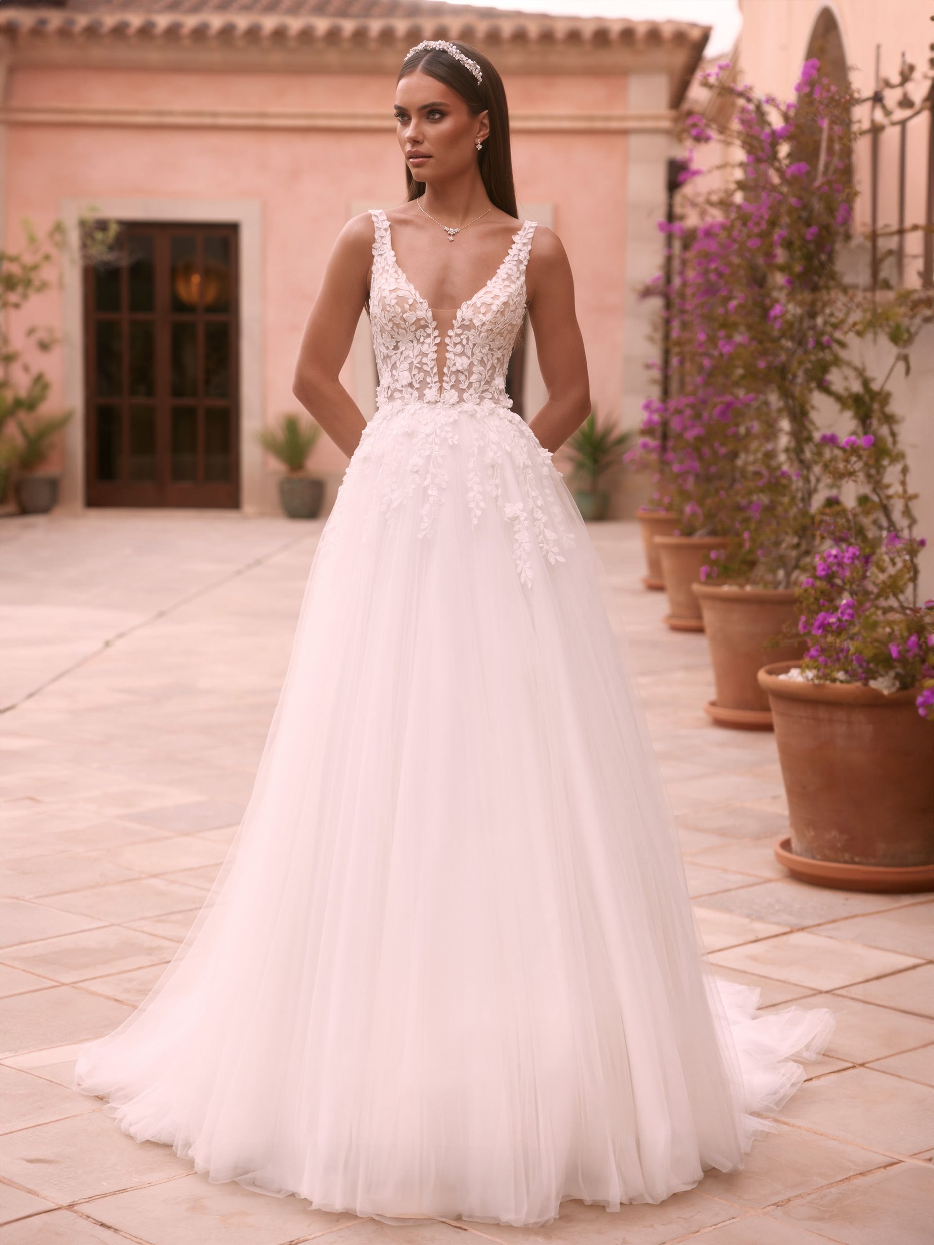romatisches hochzeitskleid für bräute aus Remscheid
