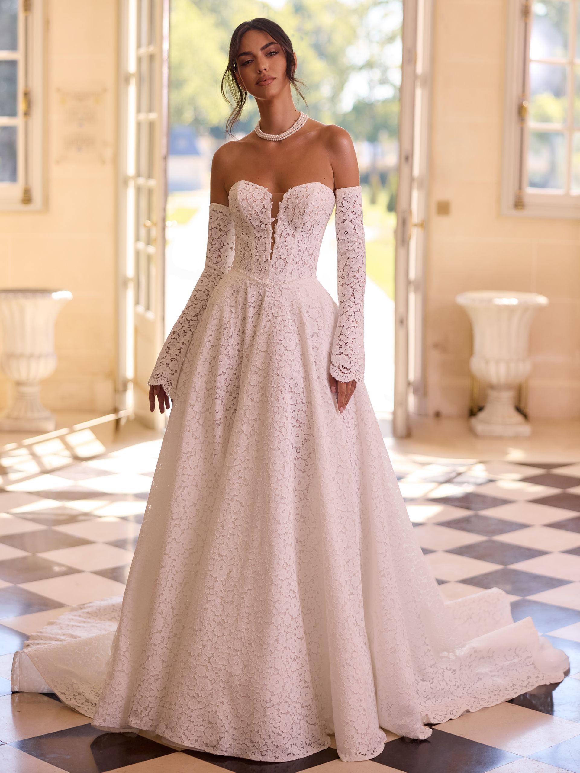 brautkleid aus spitze für bräute aus Monheim