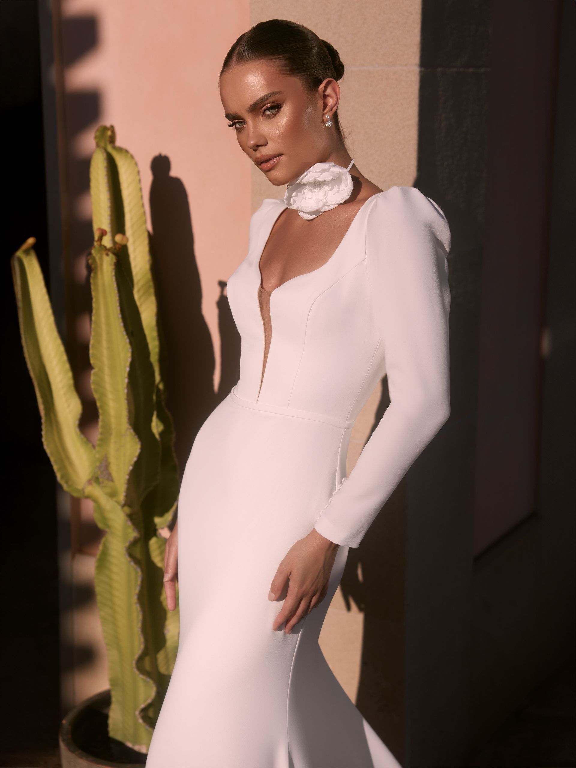 cleanes brautkleid mit ärmeln für moderne bräute aus essen