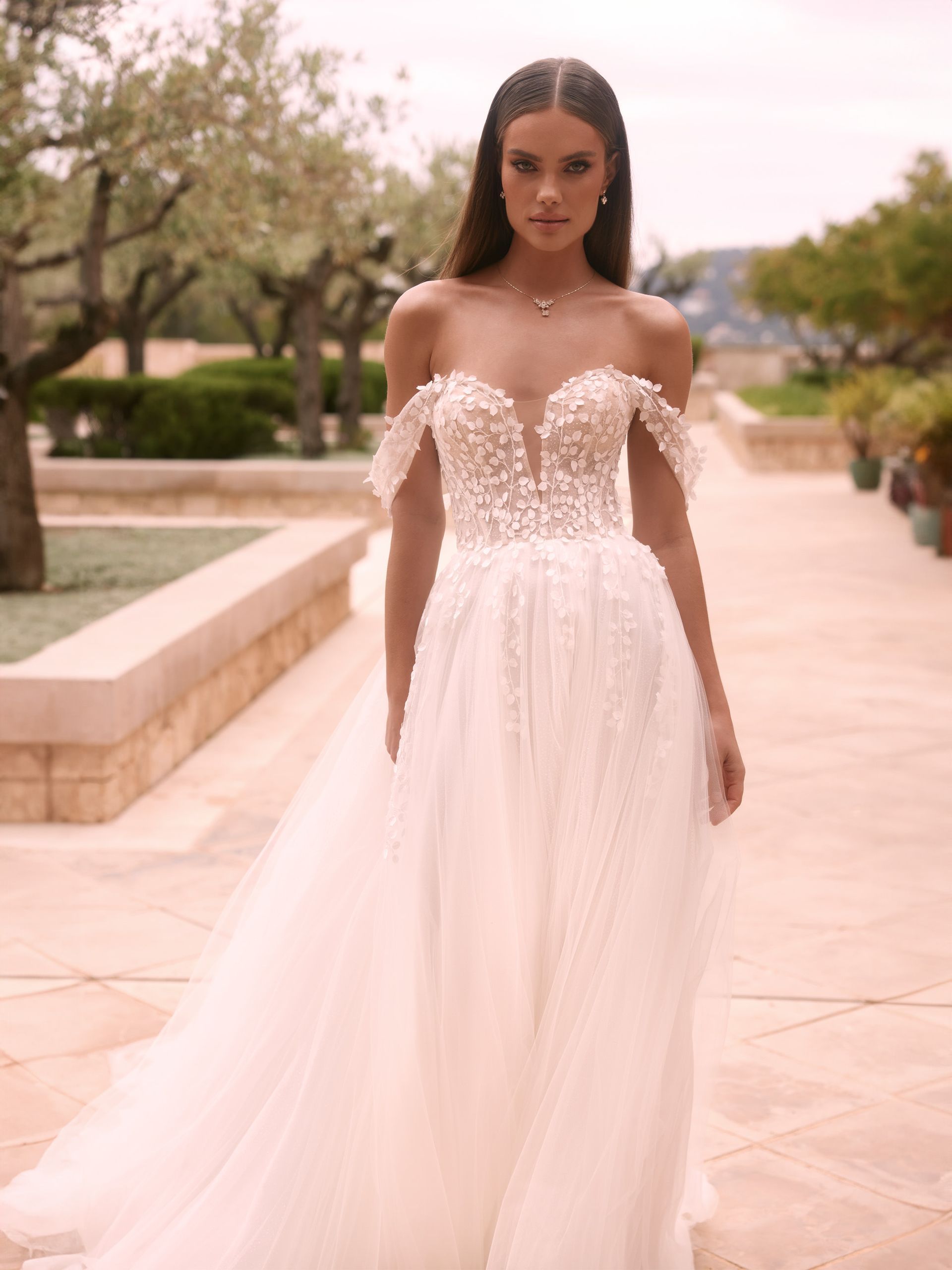 Brautmoden Brautkleider Hochzeitskleider Brautmodengeschäft in der Nähe