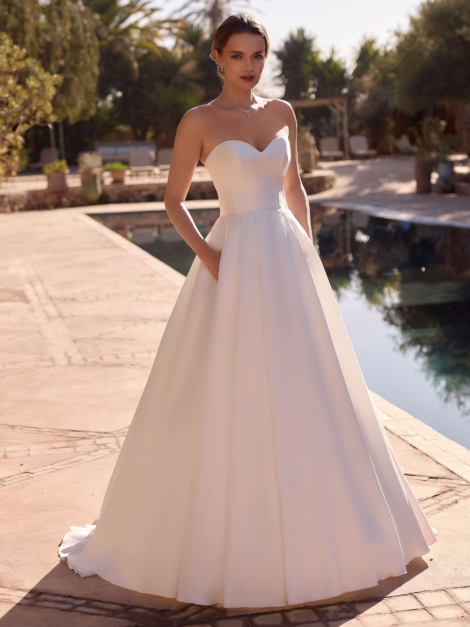 Brautmoden Outlet Wuppertal
Brautkleider Outlet Wuppertal
reduzierte Brautkleider Wuppertal
günstige Brautkleider Wuppertal