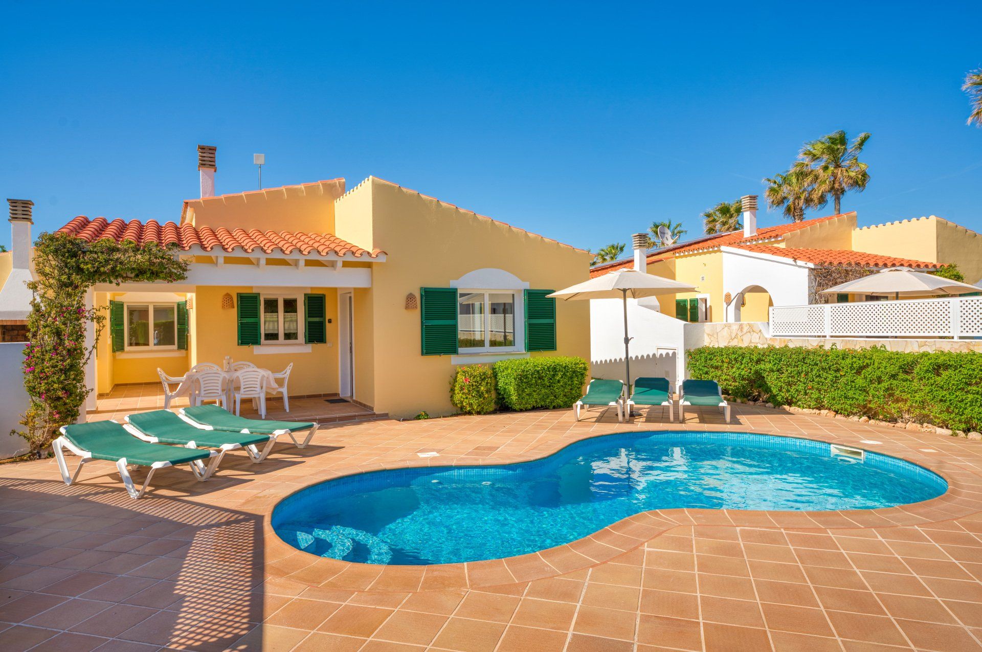 Magnífica vista de Villa Linardo 2, nuestra casa de vacaciones con tres dormitorios, dos baños, aire acondicionado, piscina..