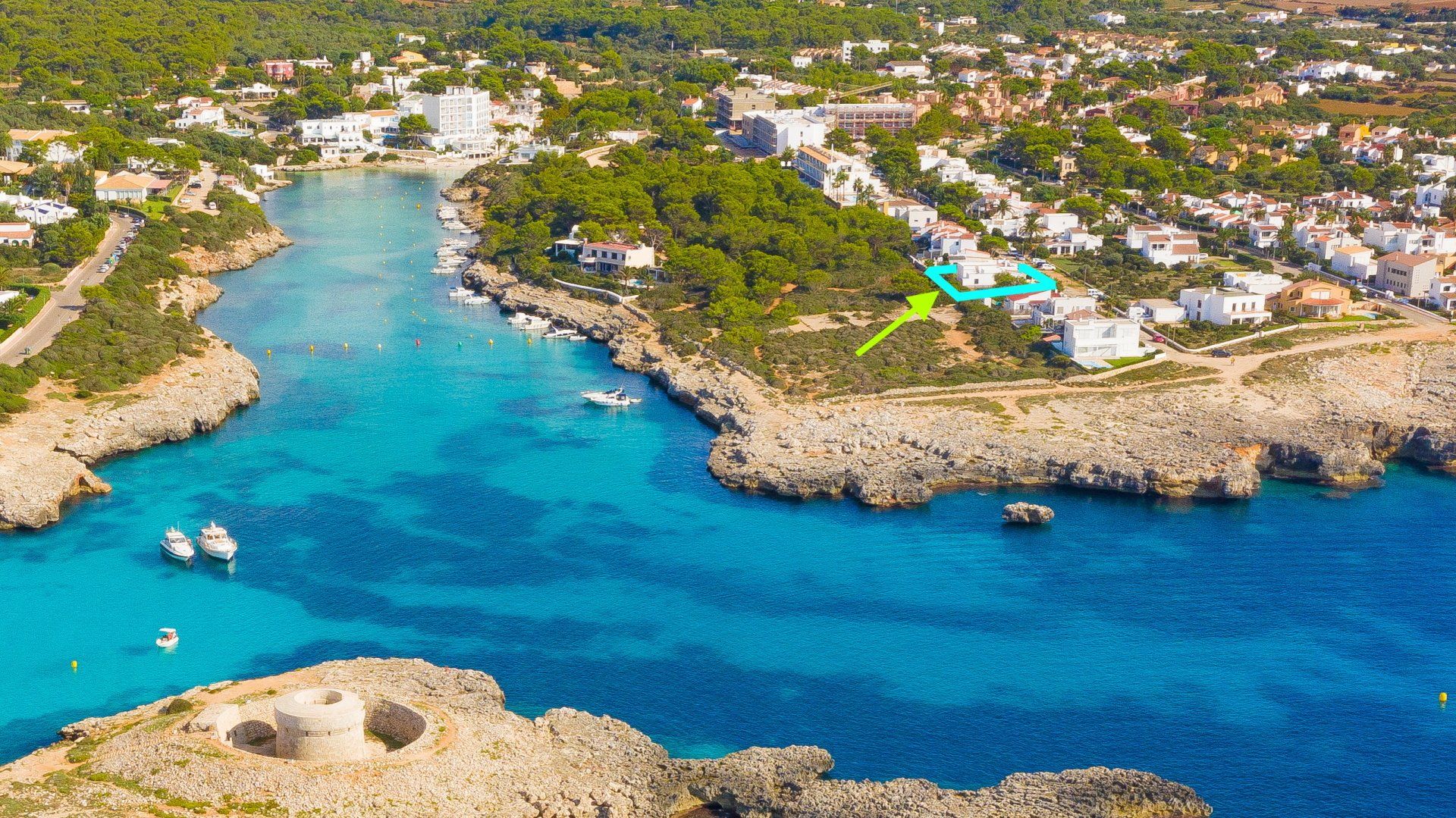 Vista aérea de Villa Mascaró casa de alquiler de vacaciones en Menorca.