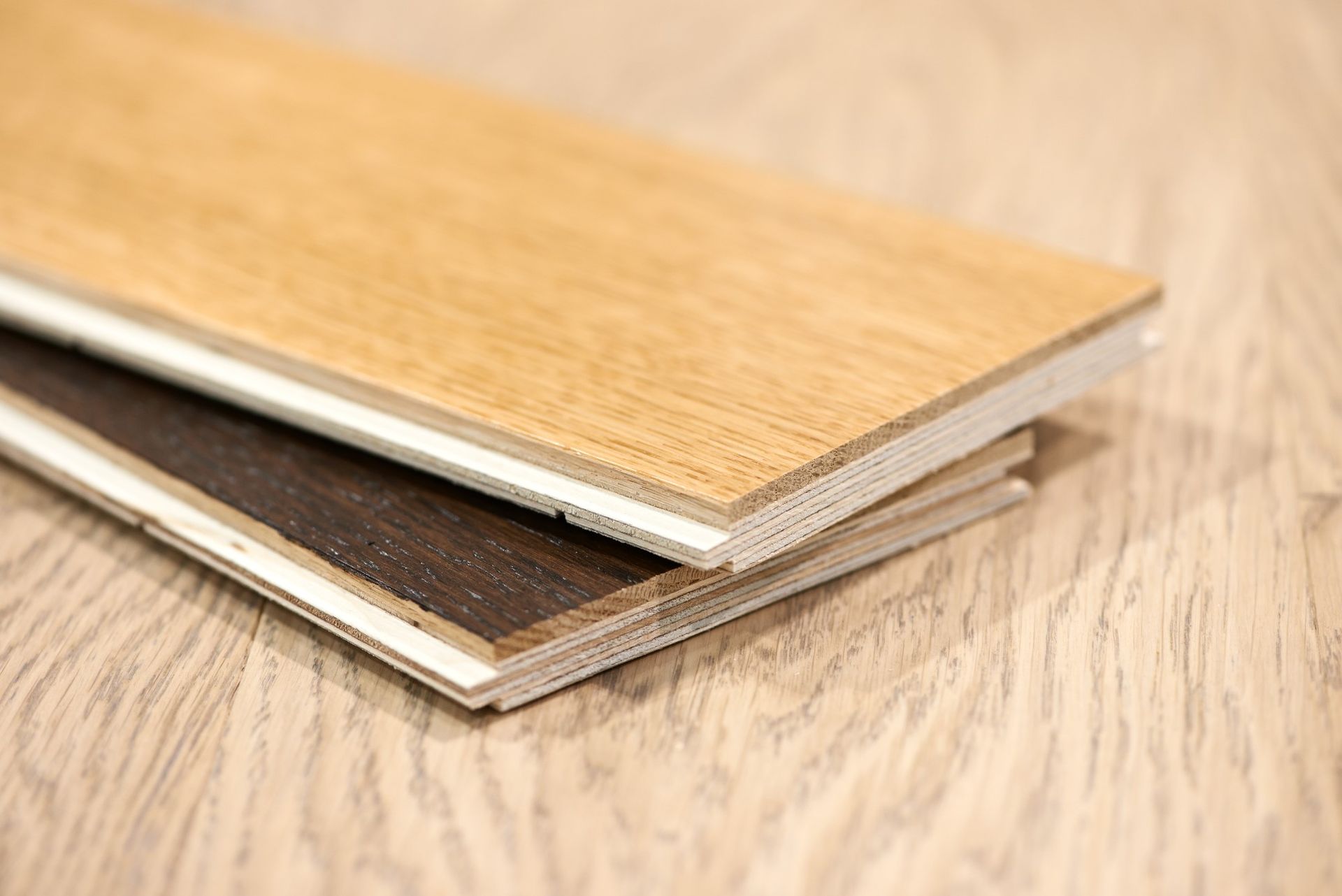 Distribuidor de tarimas y pavimentos de madera, parquet