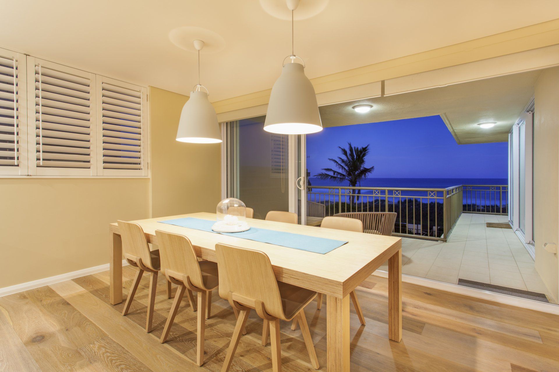 Parquet flotante barnizado