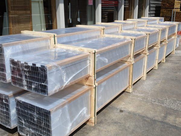 Rastreles de aluminio para tarimas y revestimientos de exterior