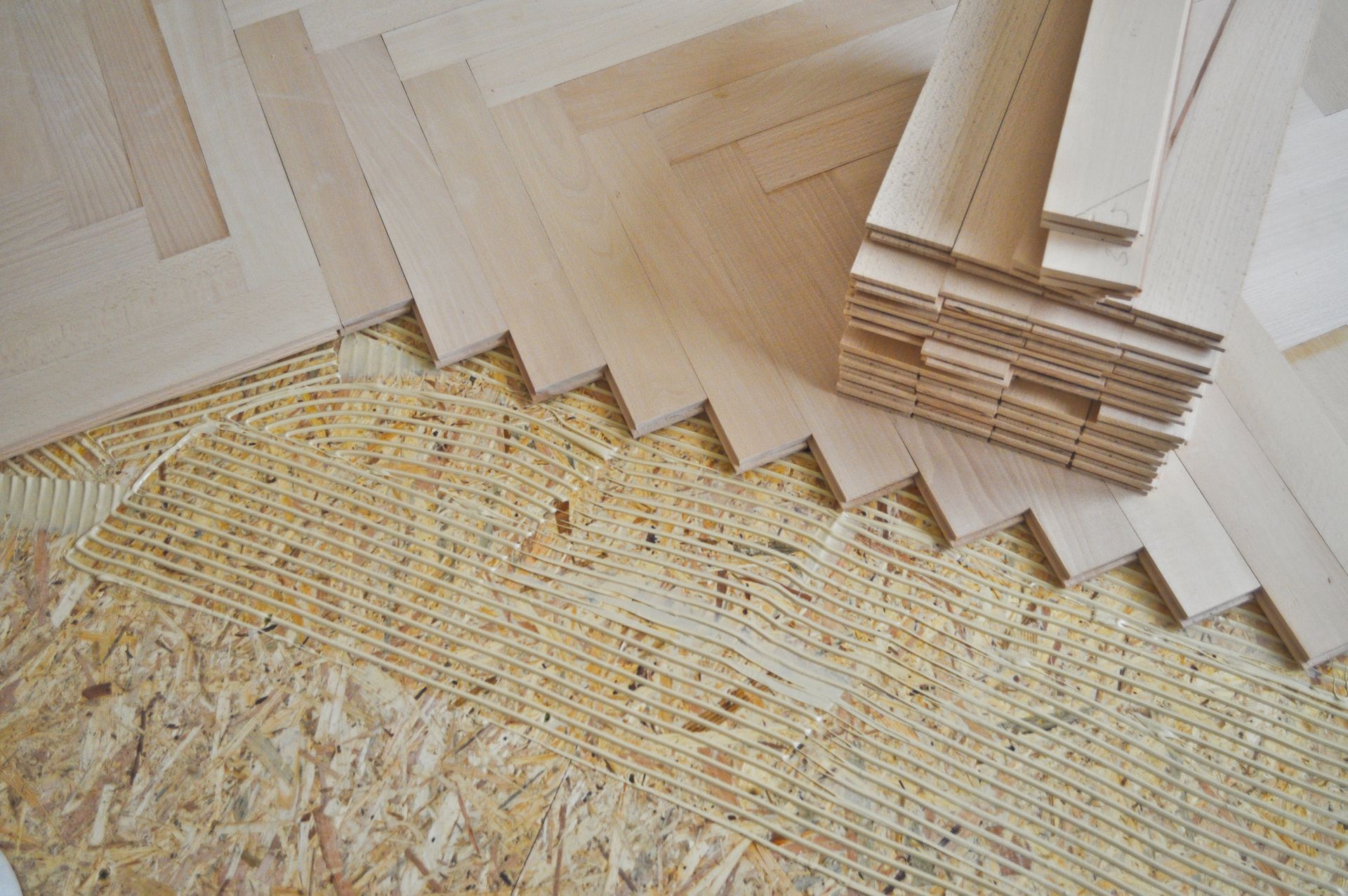 Instalación parquet, Moreno Comercial