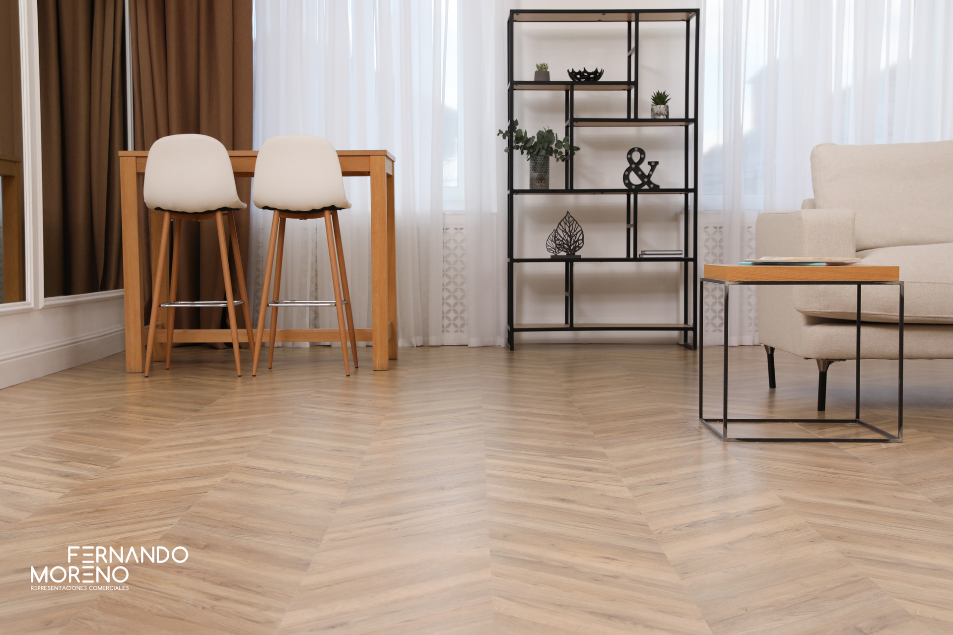 Tarima flotante de roble en punta Hungría. Parquet flotante de roble calidad: A/B