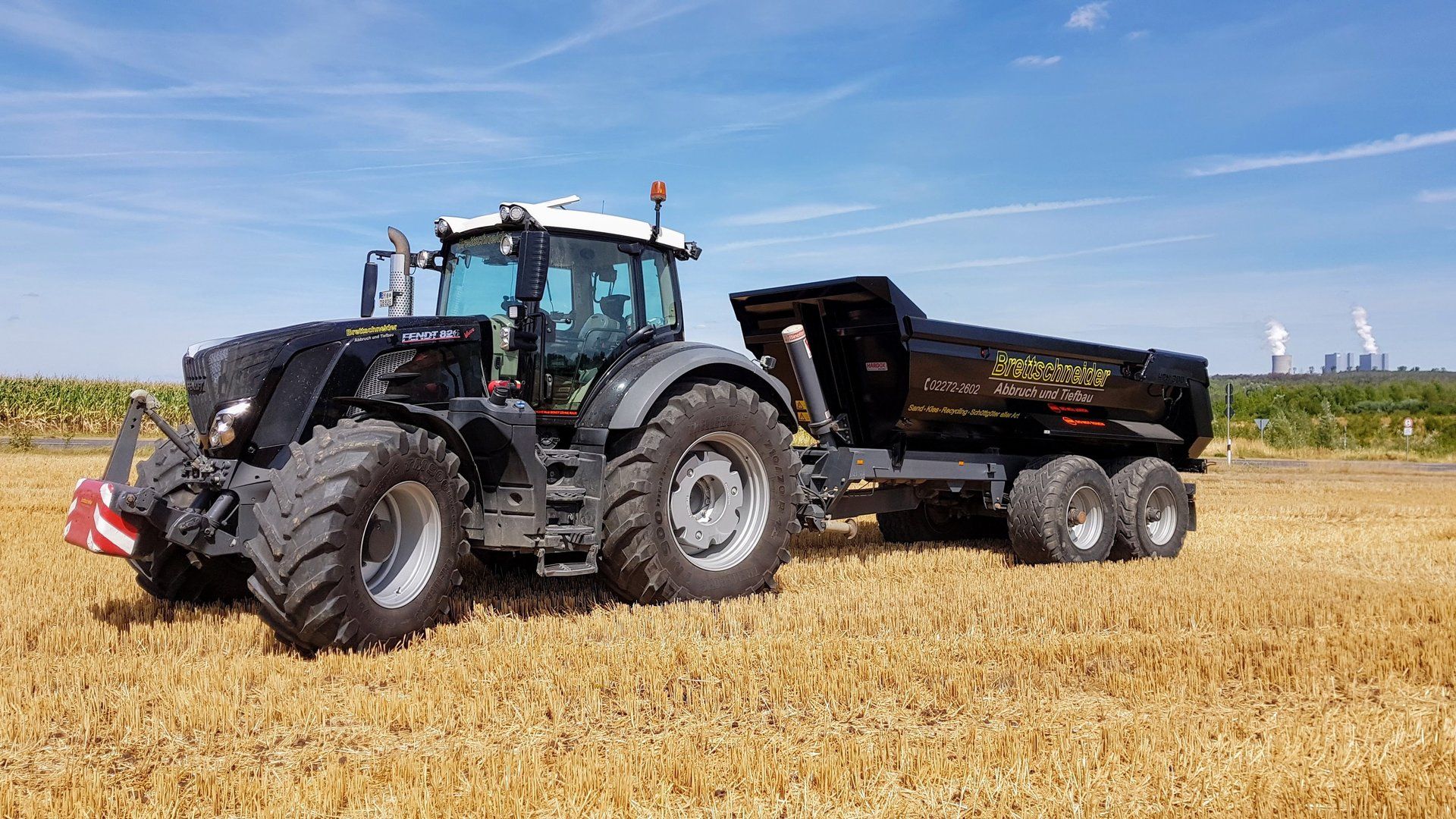 Erdbewegungen Traktor Tiefbau Transporte