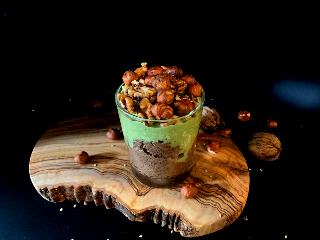 Overnight Oats mit Avocado & Fruchtchia