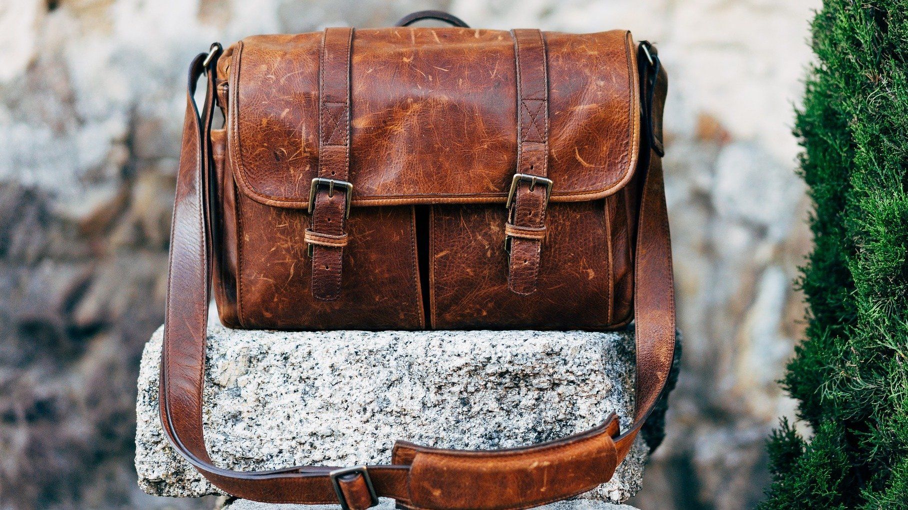 Giftige Lederbekleidung und Schuhe