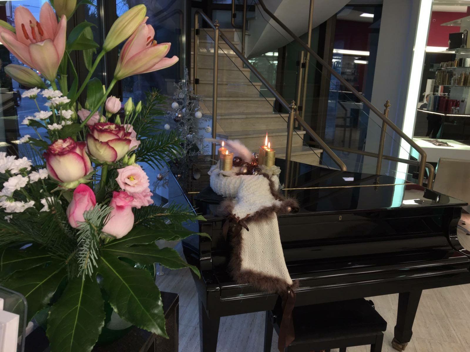 Friseursalon Excellent Hair. Ihr Friseur in Wiesbaden | Schwarzer Fluegel im Salon Excellent Hair Wiesbaden