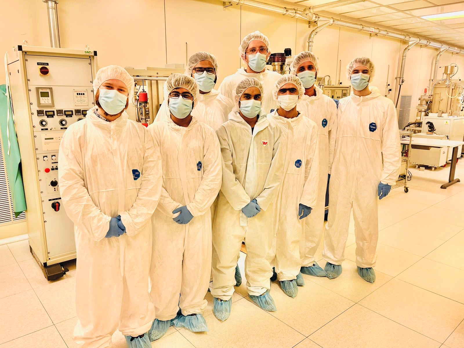 M2 PSRS students at Poltecnico di Torino in Trustech cleanroom