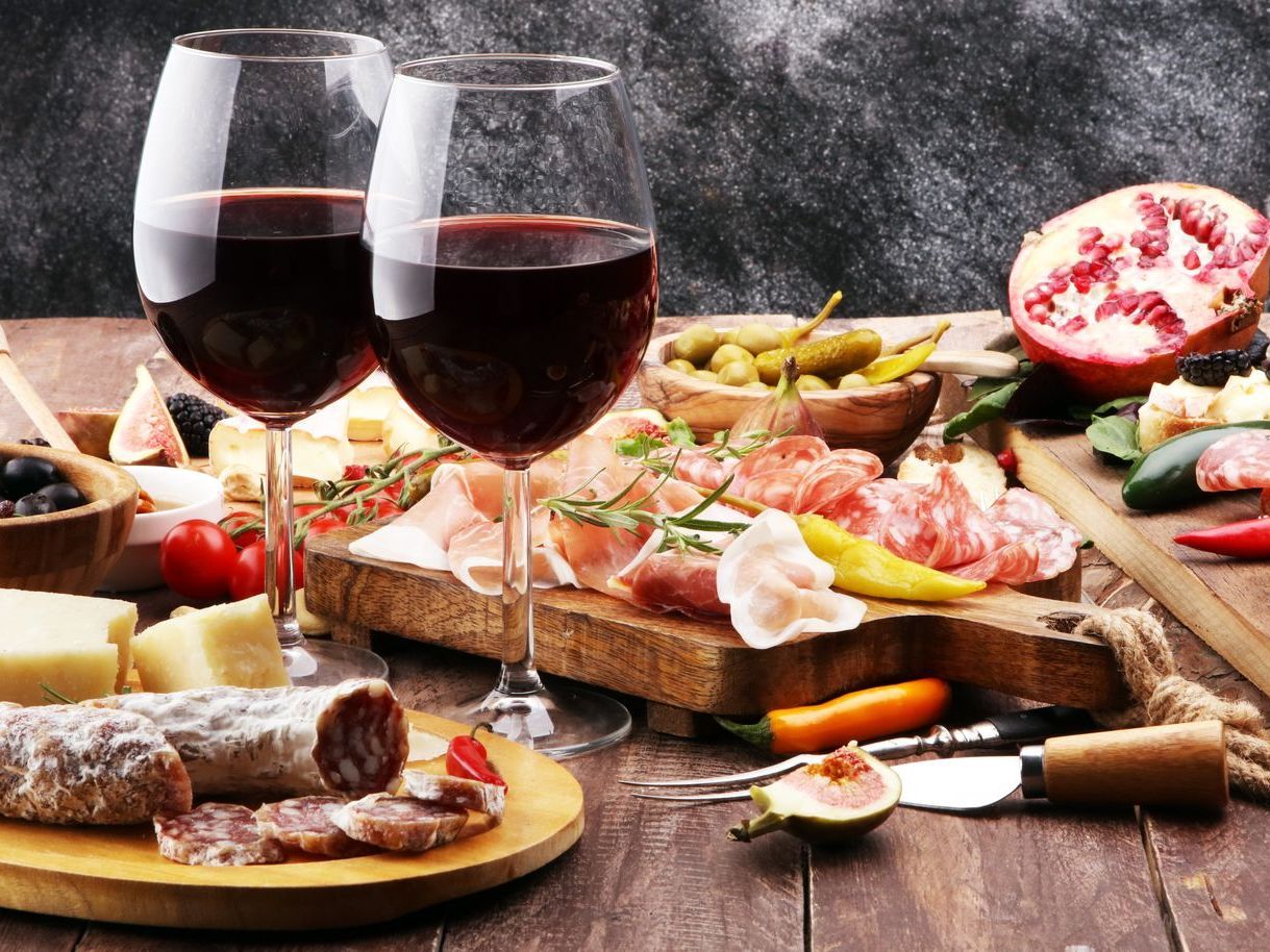 italiniesche feinkostspezialitäten, italienische lebensmittel, nudeln, pasta, traditionele herstellung, pifano und freunde, rotwein, pasta, nudeln, italienische spezialitäten, italienischer käse,