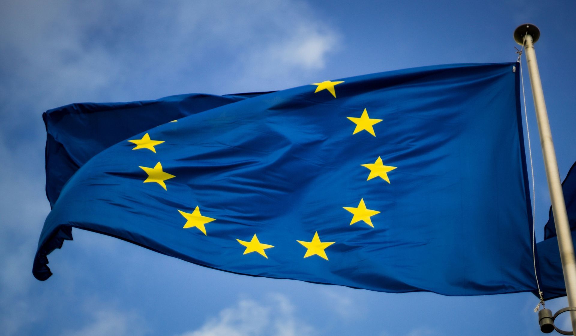 drapeau europeen et loi dma