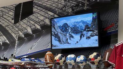 Digitale Werbung in einem Sportgeschäft