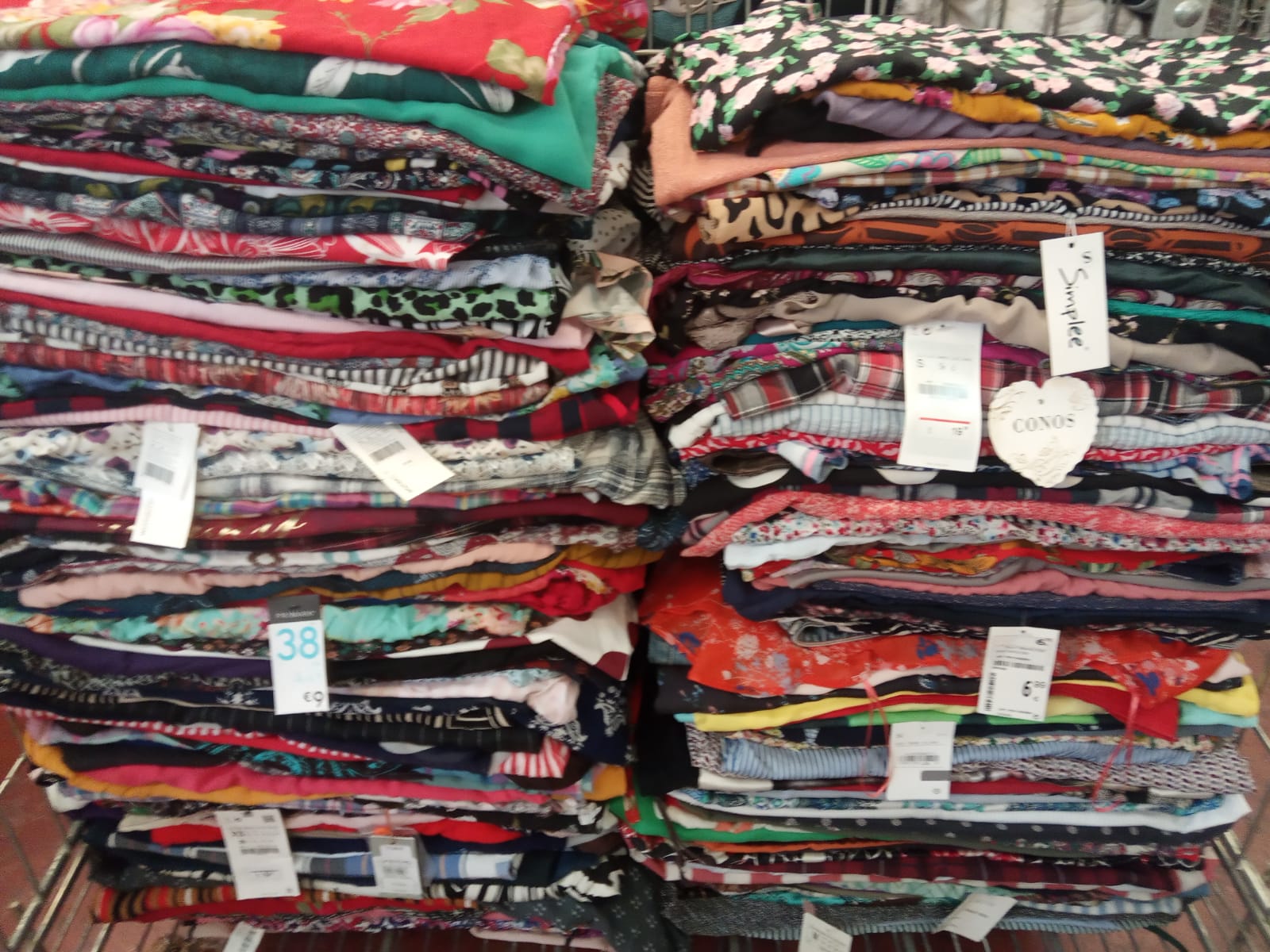 ROPA USADA A LA VENTA, A PESO POR KILOS, EN STOCK