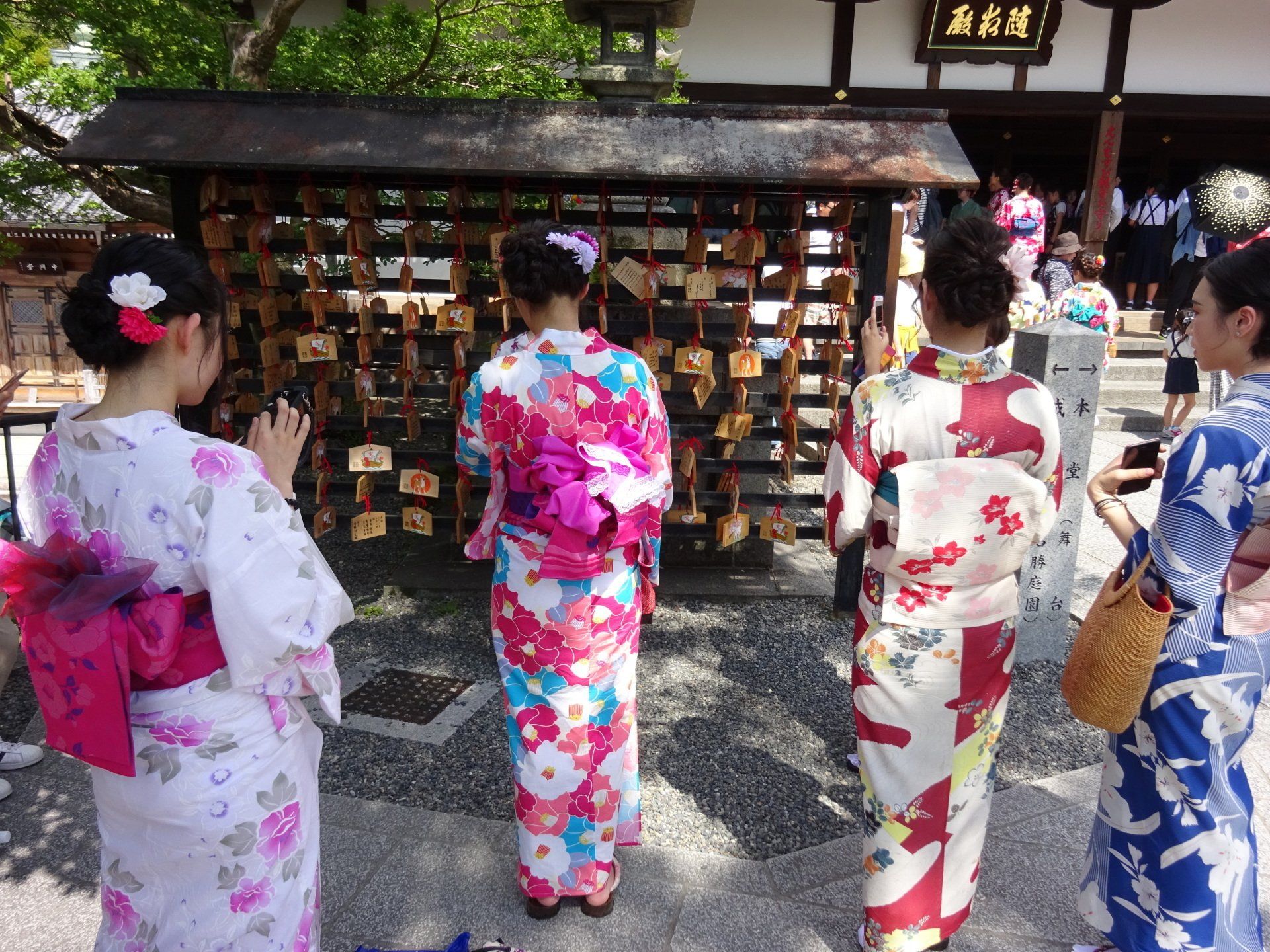 Kiyomizu-dera-Tempel;  Maiko; Kimono;  Kyoto;  Japan-Reise; Japan-Rundreise; Japan-Gruppenreise; Japan-Bahnreise; www.japan-tours.de